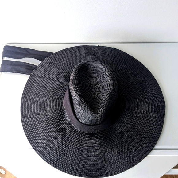 Black Woven Beach Hat with Ties - Picture 2 of 3